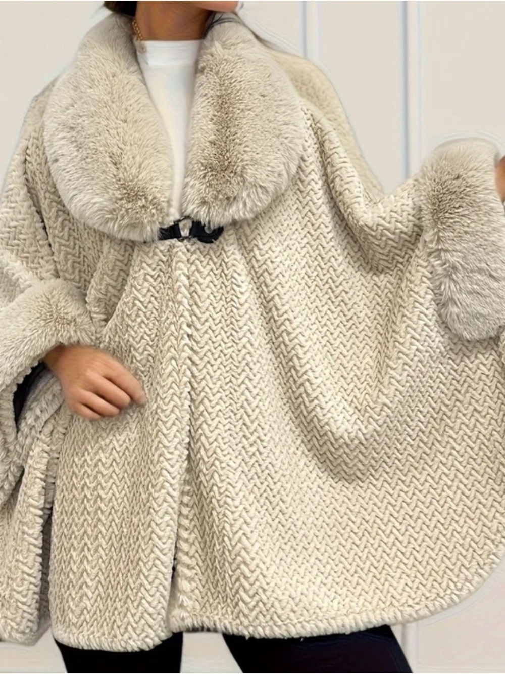 Melanie Lyne Faux Fur Trim Knit Poncho Cape One Size NWOT